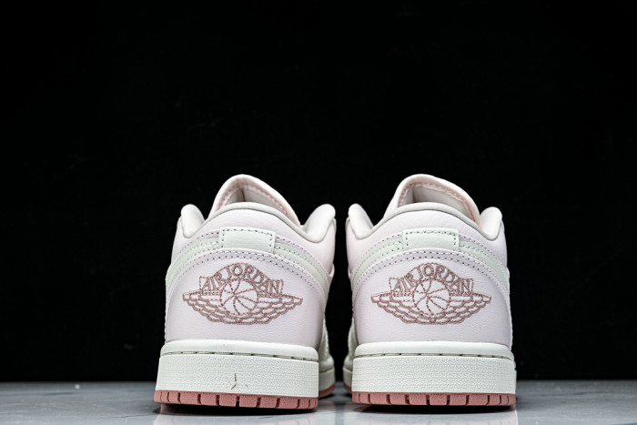 Air Jordan 1 Low SE 
