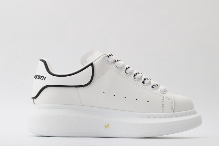 A1exa*der Mcqv*en SNEAKERS