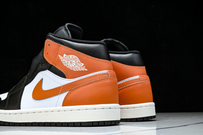 Air Jordan 1 Mid Black Toe Starfish DQ8426-801