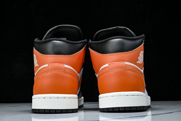Air Jordan 1 Mid Black Toe Starfish DQ8426-801