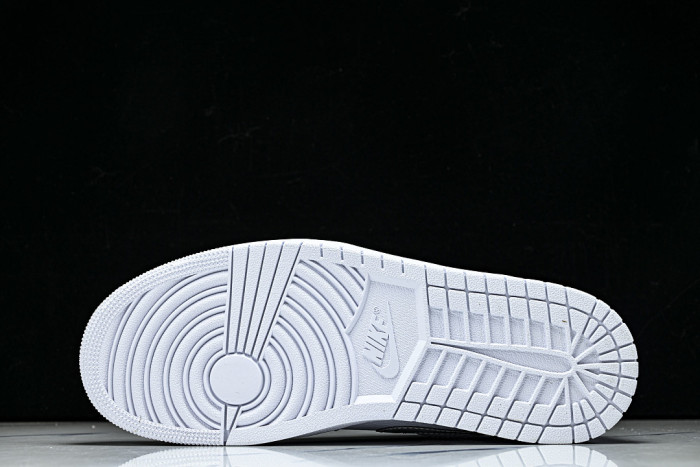 Air Jordan 1 Low SE 
