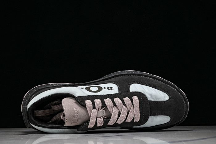 D10R Sneaker D897-240