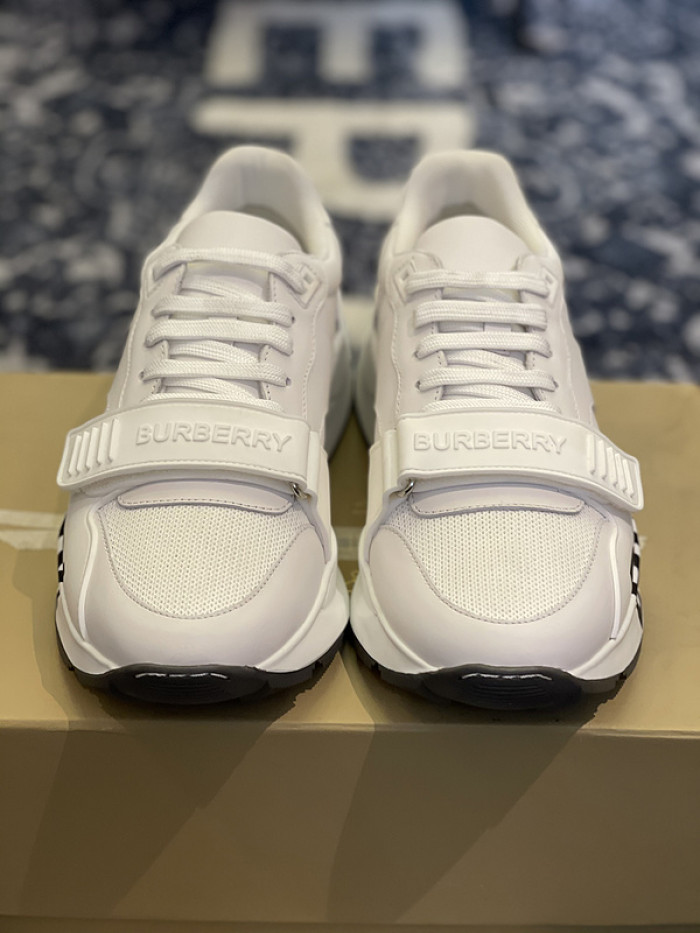 bby sneaker by0072