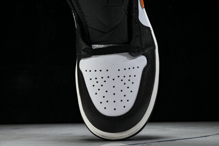 Air Jordan 1 Mid Black Toe Starfish DQ8426-801