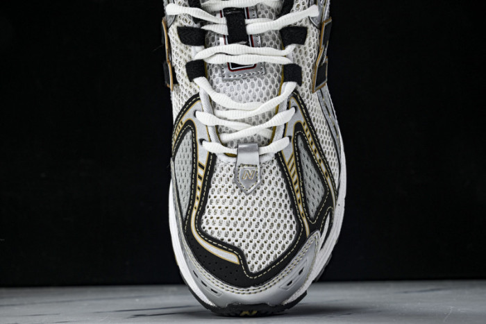 New Ba1an*e 1906R White Metallic Gold M1906RA