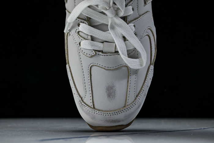 M*u M*u x New Ba1an*e Leather Sneakers UM001