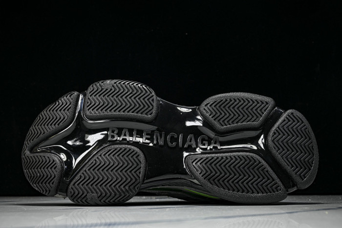 BLCG SNEAKER TRIPLE.S SNEAKERS WTRS21133