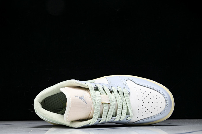 Air Jordan 1 Low 