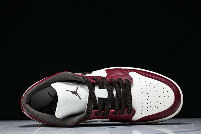 Air Jordan 1 Low SE 