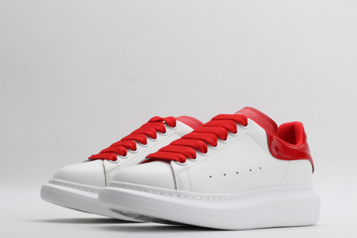 A1exa*der Mcqv*en SNEAKERS