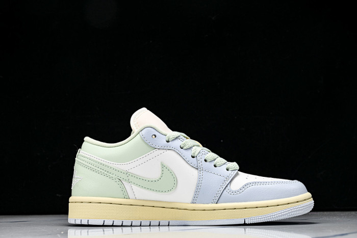 Air Jordan 1 Low 