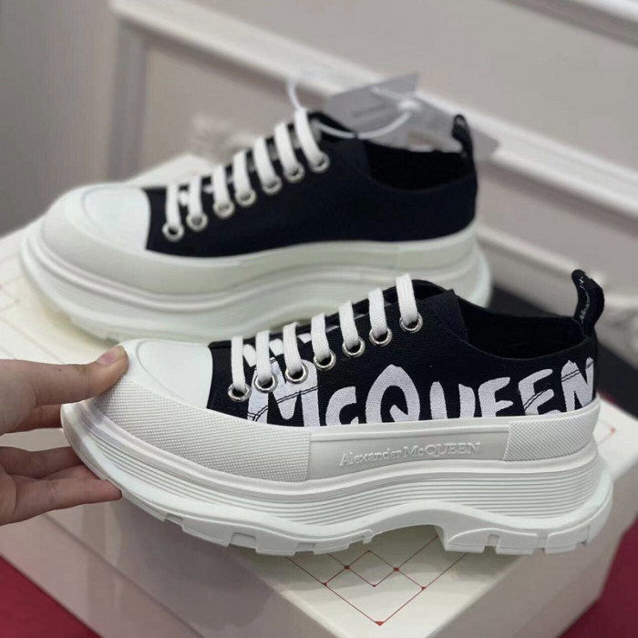 A1exa*der Mcqv*en SNEAKERS