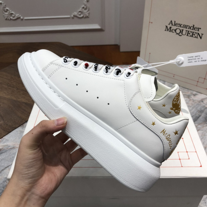 A1exa*der Mcqv*en SNEAKERS