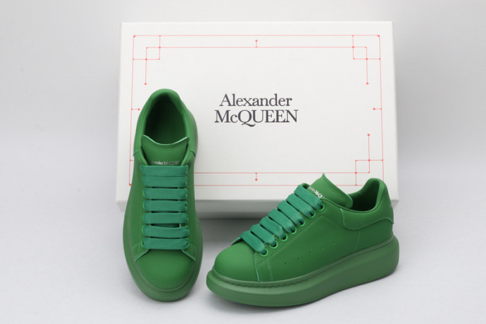 A1exa*der Mcqv*en SNEAKERS
