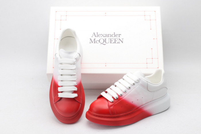 A1exa*der Mcqv*en SNEAKERS