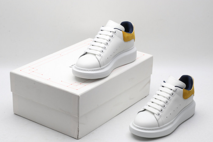 A1exa*der Mcqv*en SNEAKERS
