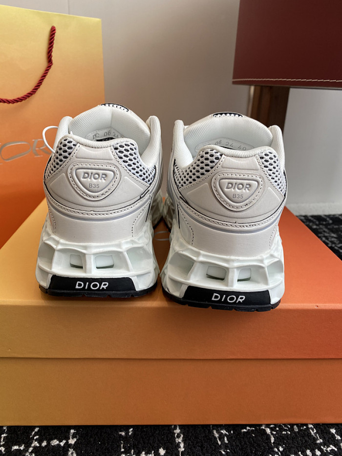 D10R SHOES B35 B35-005