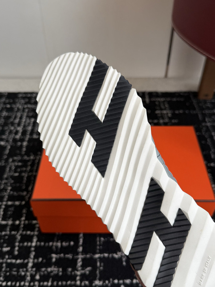HER*MES SNEAKER HM1028-193