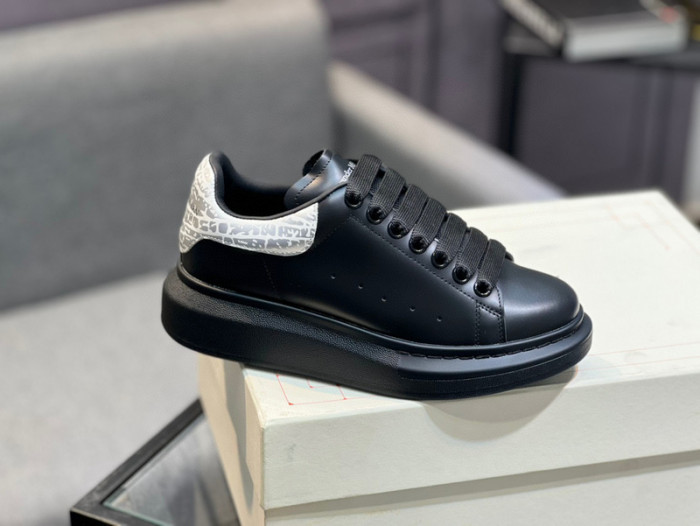 A1EXANDER M*QUEEN SNEAKERS WHGP7-94