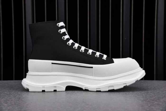 A1exa*der Mcqv*en SNEAKERS