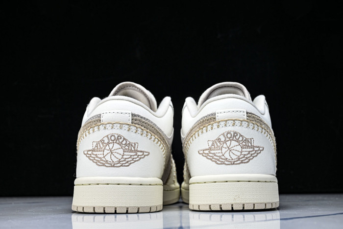 Air Jordan 1 Low SE Cozy Girl HV4268-120