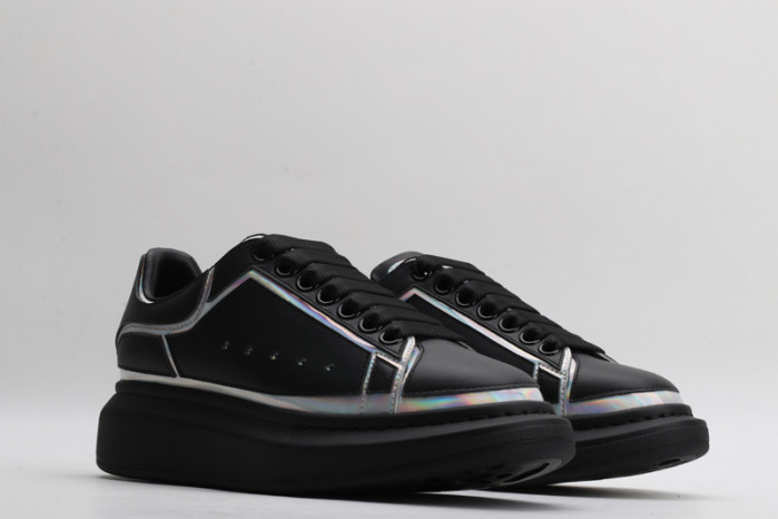 A1exa*der Mcqv*en SNEAKERS