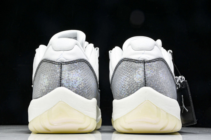 Air Jordan 11 Low 