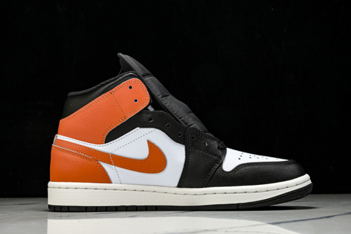 Air Jordan 1 Mid Black Toe Starfish DQ8426-801