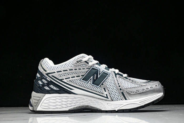 New Ba1an*e 1906R Silver Metallic Deep Ocean U1906RCE