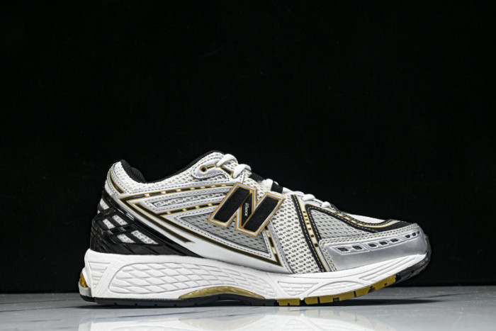 New Ba1an*e 1906R White Metallic Gold M1906RA