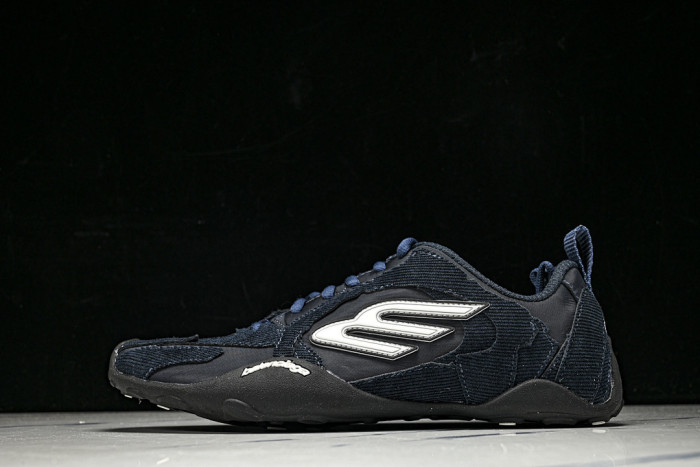 BLCG Sneaker 825418 WDWTS 1996