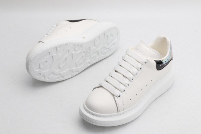 A1exa*der Mcqv*en SNEAKERS