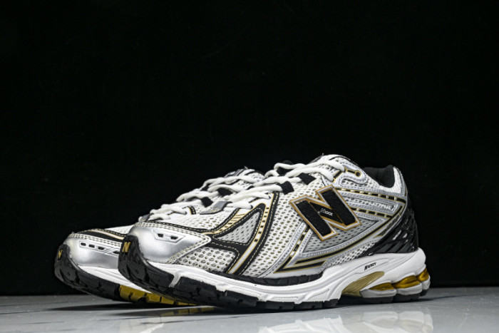 New Ba1an*e 1906R White Metallic Gold M1906RA