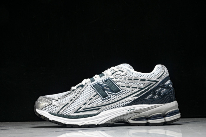 New Ba1an*e 1906R Silver Metallic Deep Ocean U1906RCE