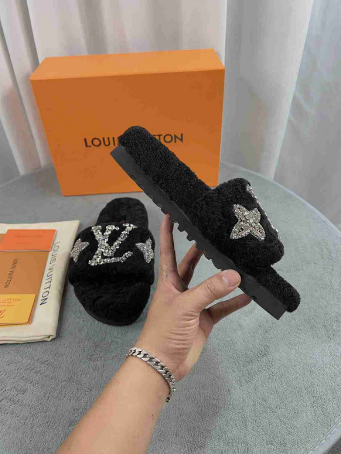 1*V SLIPPERS 11V0107-013