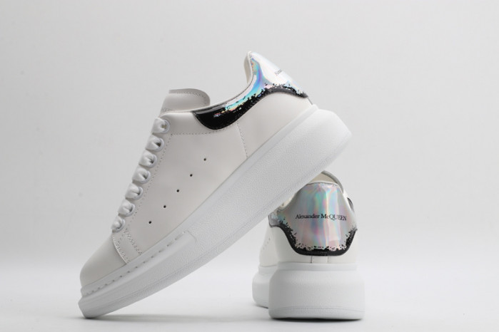 A1exa*der Mcqv*en SNEAKERS