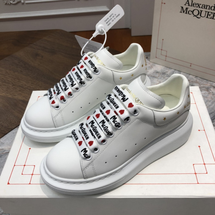 A1exa*der Mcqv*en SNEAKERS