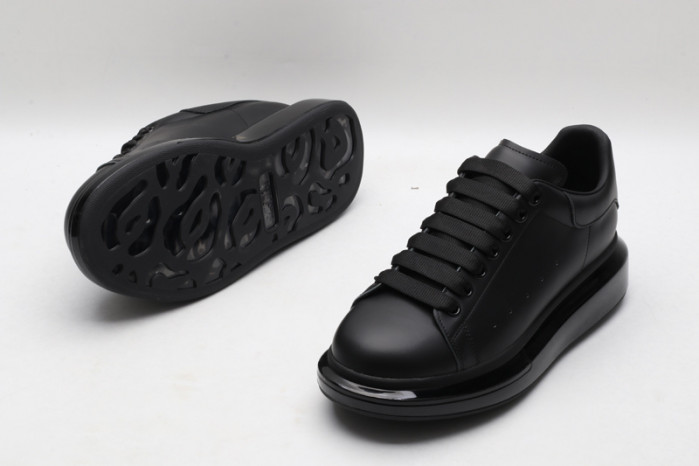 A1exa*der Mcqv*en SNEAKERS