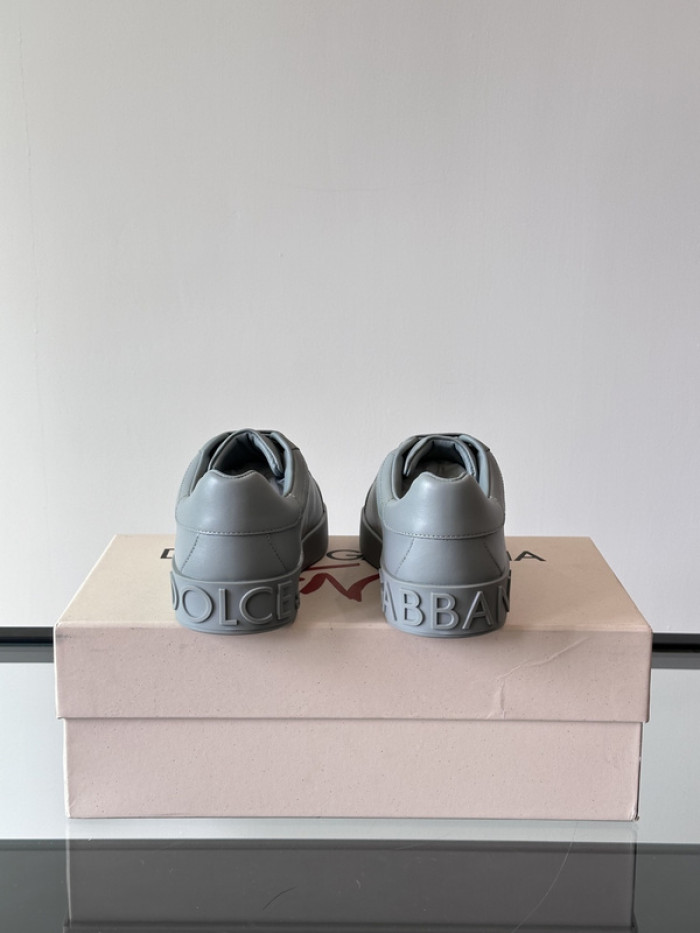 D.G. Sneakers DG210-180