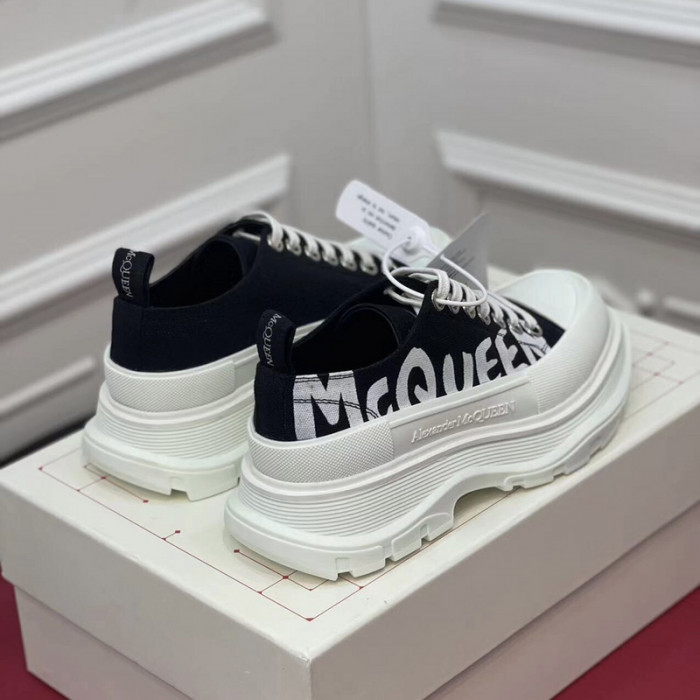 A1exa*der Mcqv*en SNEAKERS