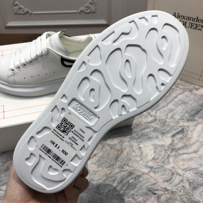 A1exa*der Mcqv*en SNEAKERS