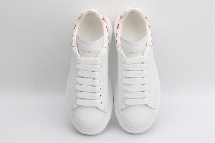 A1exa*der Mcqv*en SNEAKERS