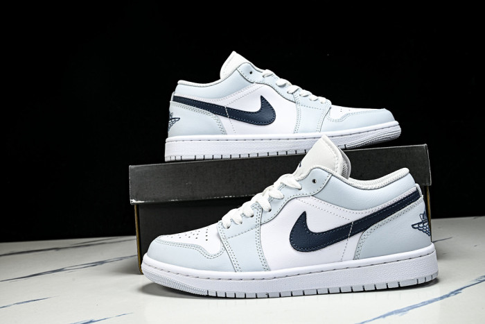 Air Jordan 1 Low 