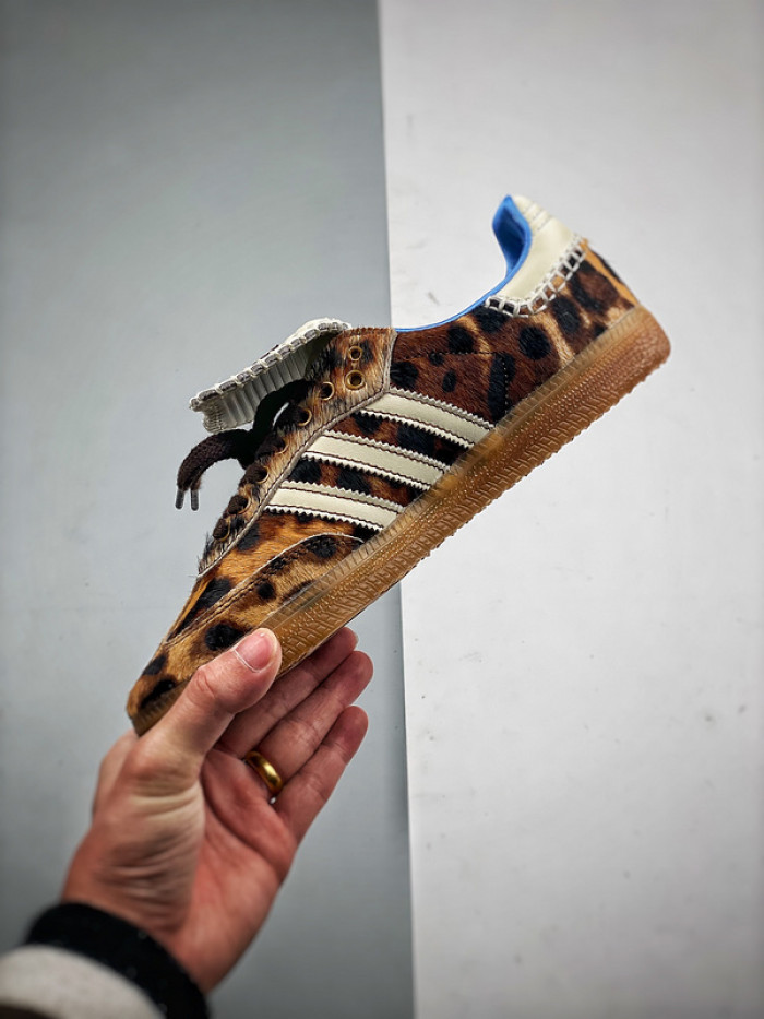 a*d*i*s samba pony wales bonner leopard ie0578