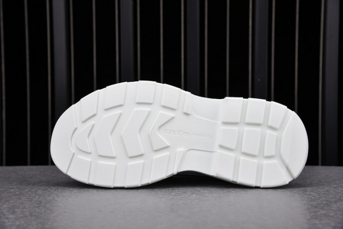 A1exa*der Mcqv*en SNEAKERS