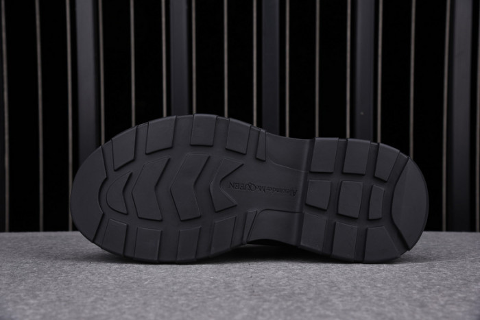 A1exa*der Mcqv*en SNEAKERS