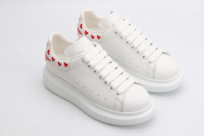 A1exa*der Mcqv*en SNEAKERS