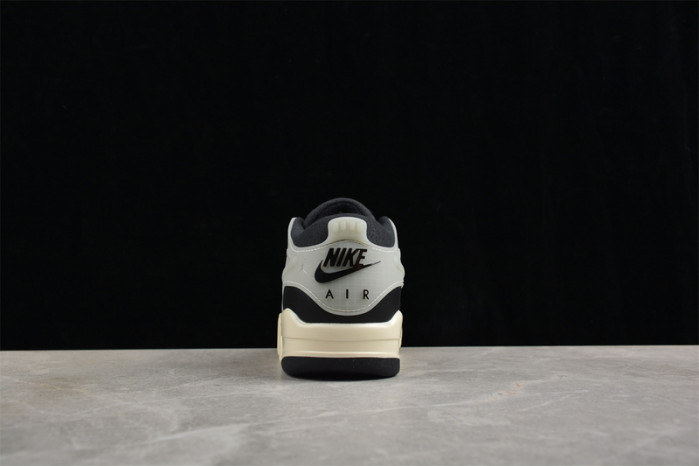 Air Jordan 4 RM 