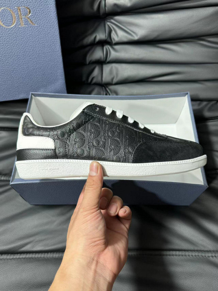 D10R SHOES D896-148