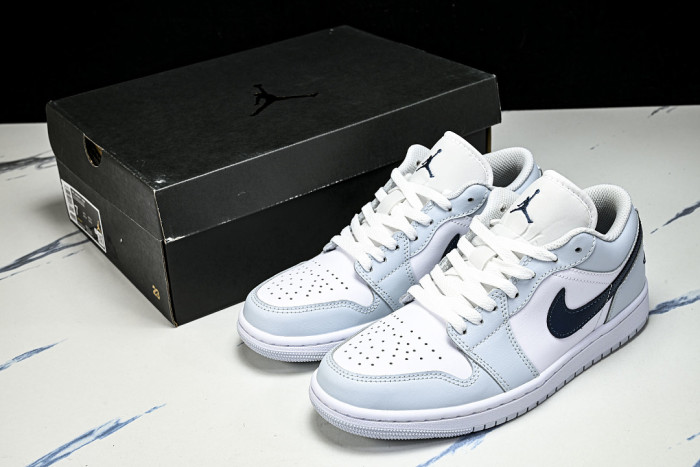Air Jordan 1 Low 